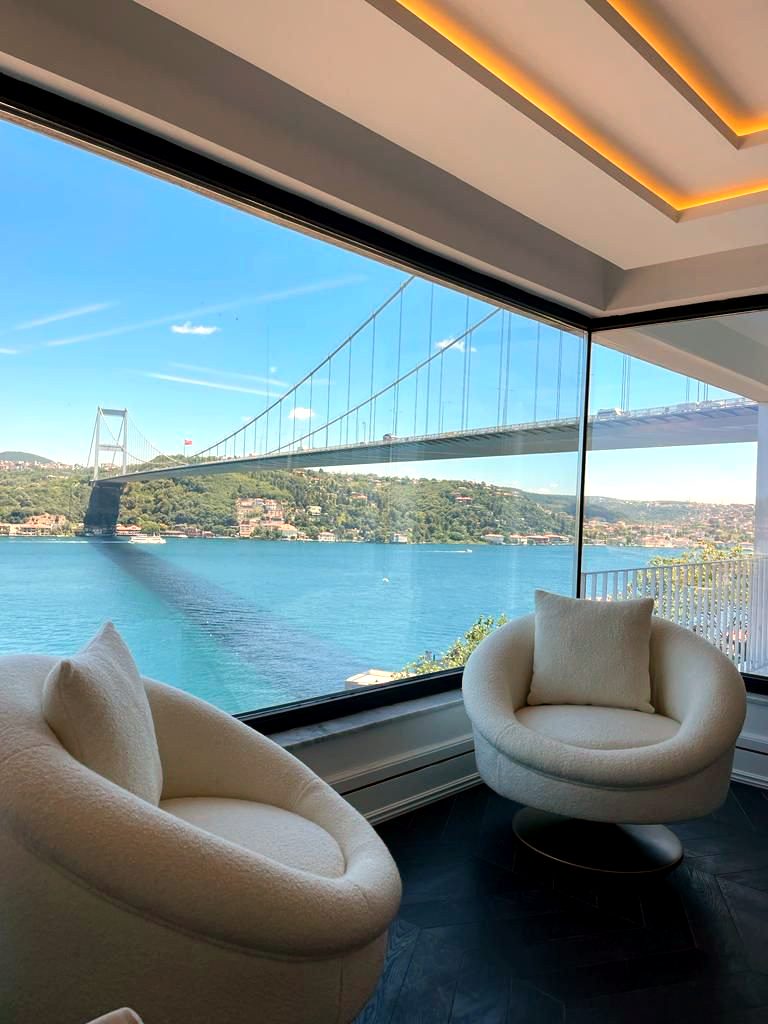 Boğaz manzaralı oturma köşesi — projelerimizden